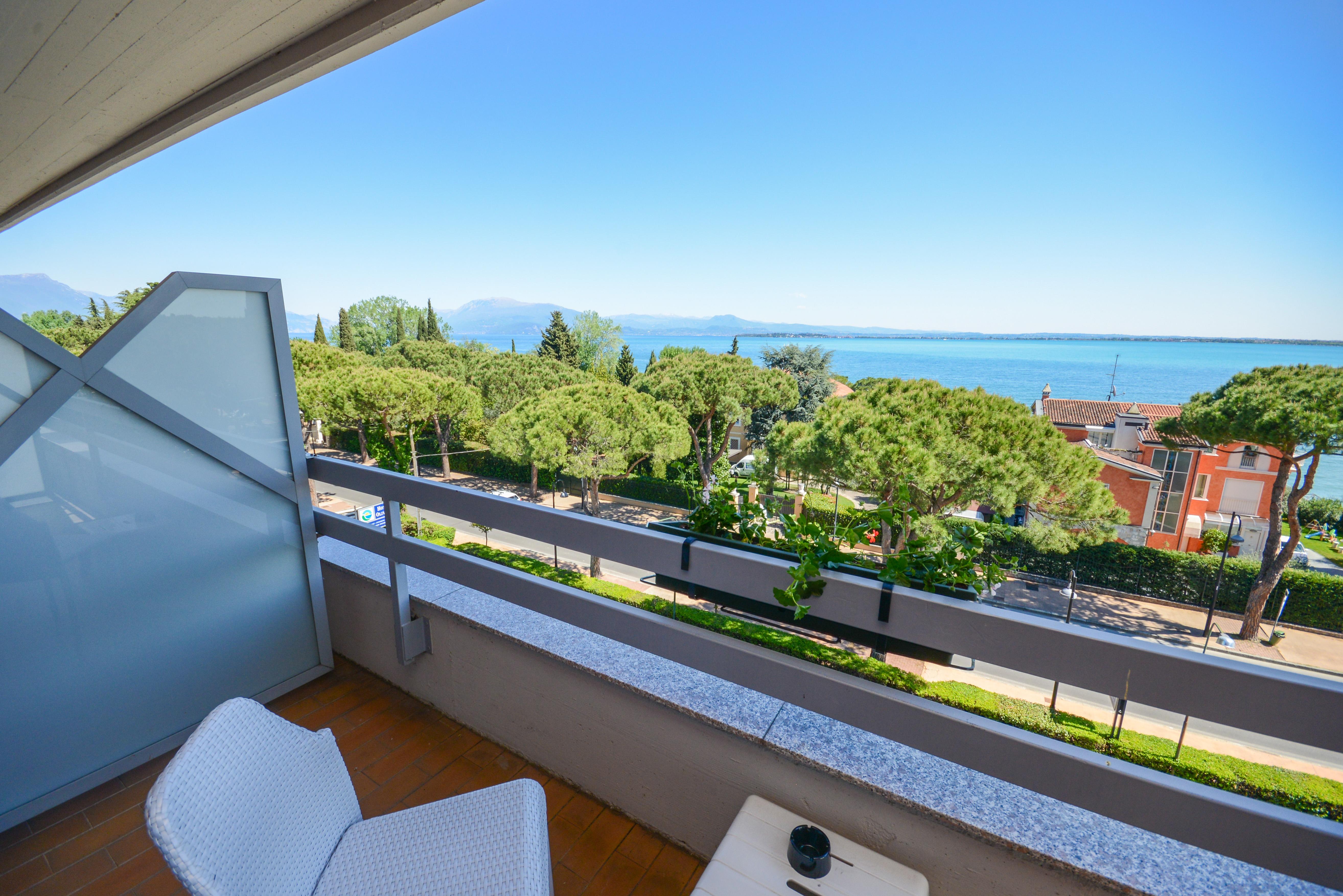 Hotel Oliveto Desenzano del Garda Exterior foto