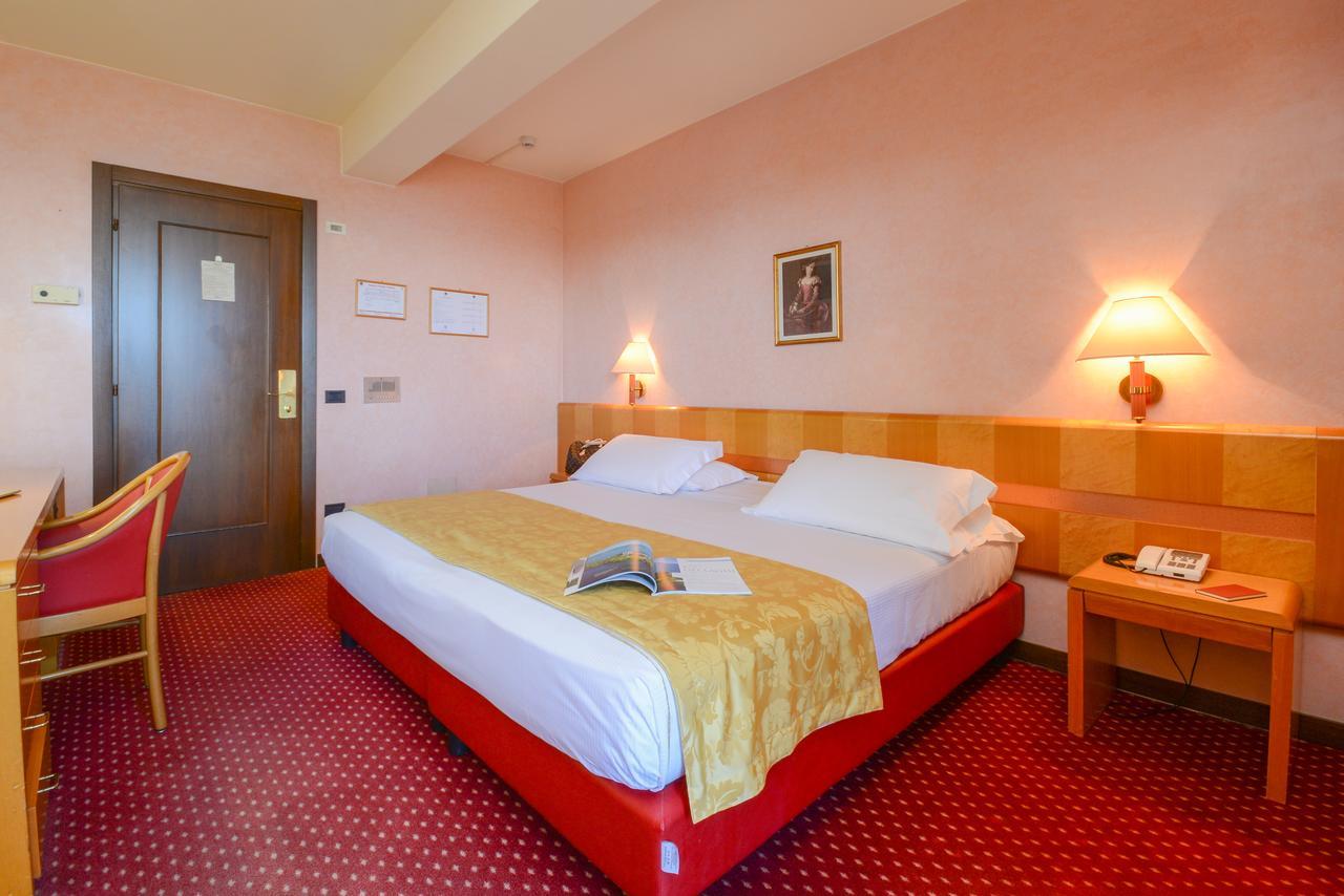 Hotel Oliveto Desenzano del Garda Exterior foto
